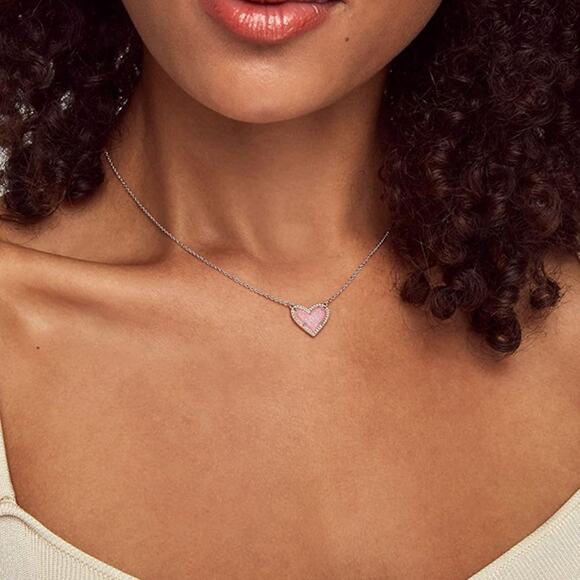 Kendra Scott Ari Heart Adjustable Length Pendant Necklace for Women - Picture 4 of 6